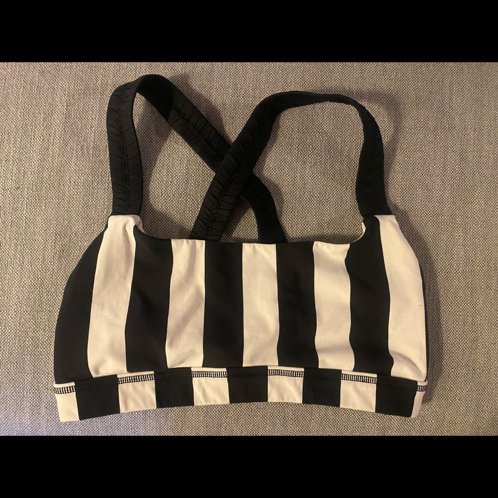Lululemon sports bra size 6